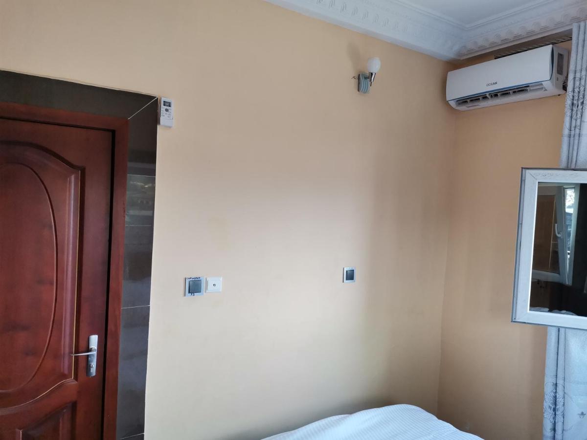 Residence Hoteliere Mb-202 C دوالا المظهر الخارجي الصورة