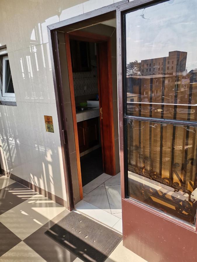 Residence Hoteliere Mb-202 C دوالا المظهر الخارجي الصورة