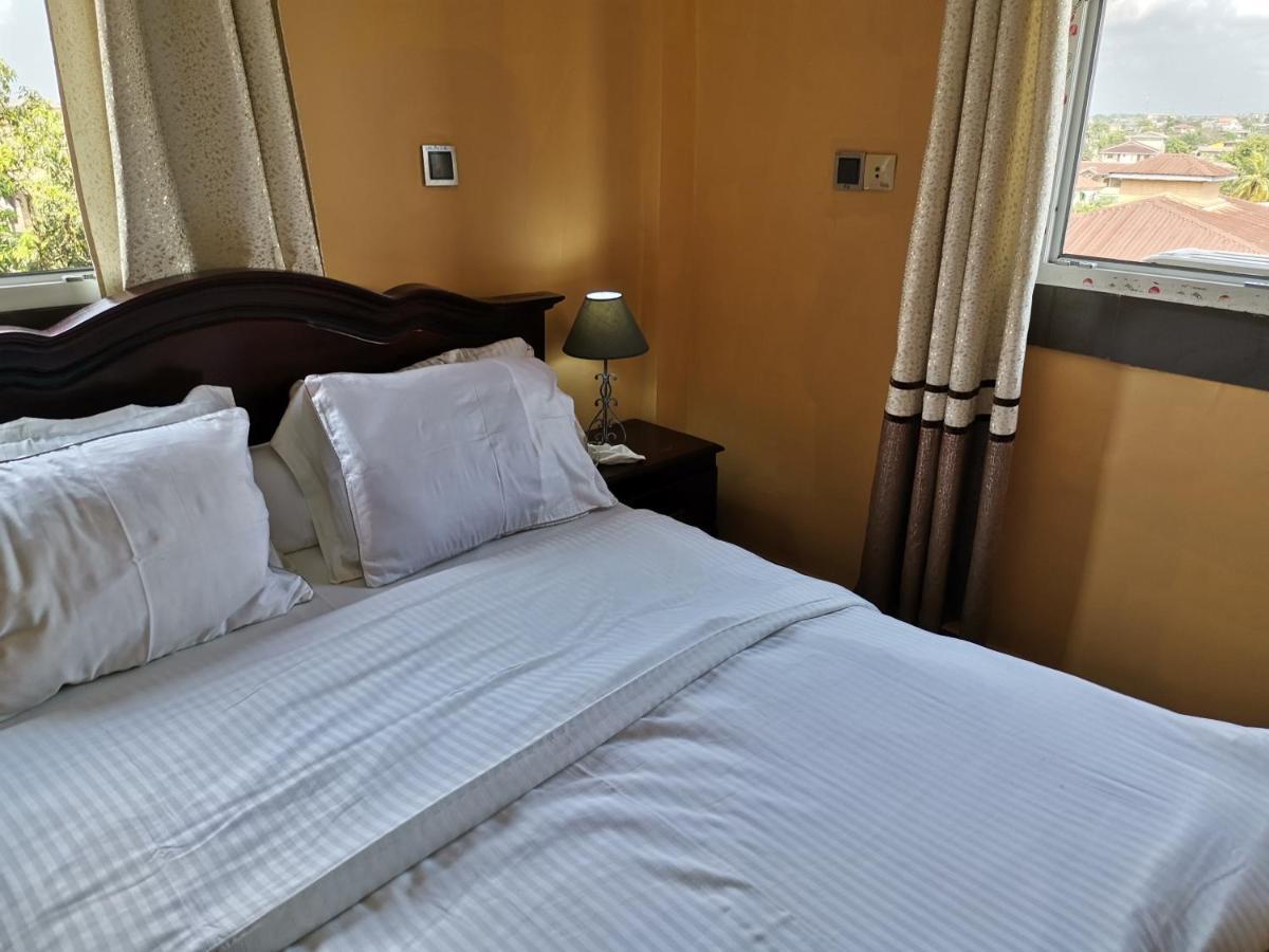 Residence Hoteliere Mb-202 C دوالا المظهر الخارجي الصورة