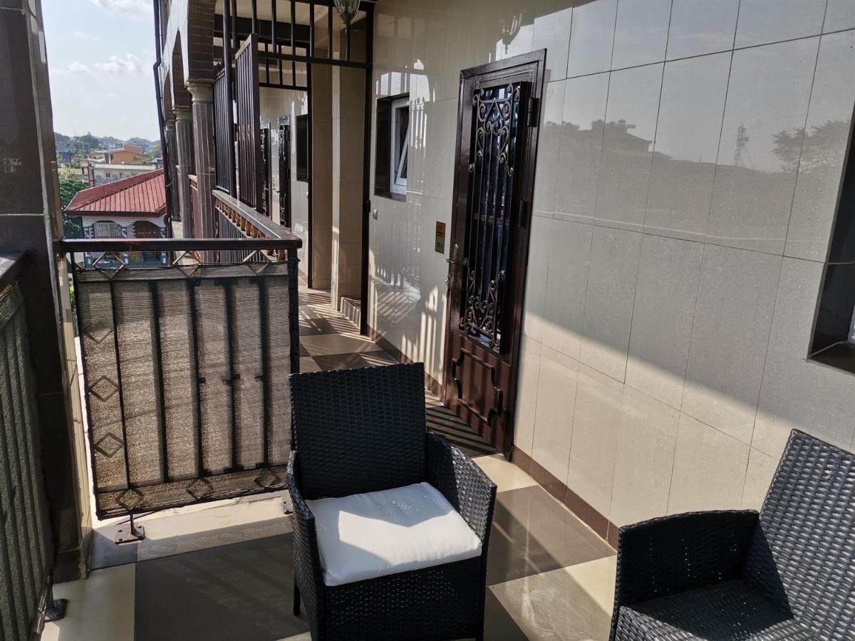 Residence Hoteliere Mb-202 C دوالا المظهر الخارجي الصورة