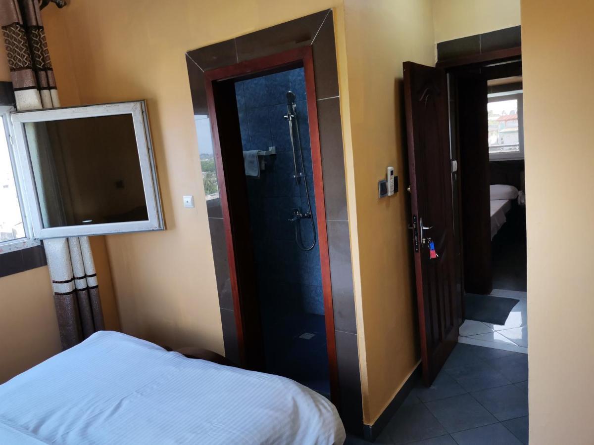 Residence Hoteliere Mb-202 C دوالا المظهر الخارجي الصورة